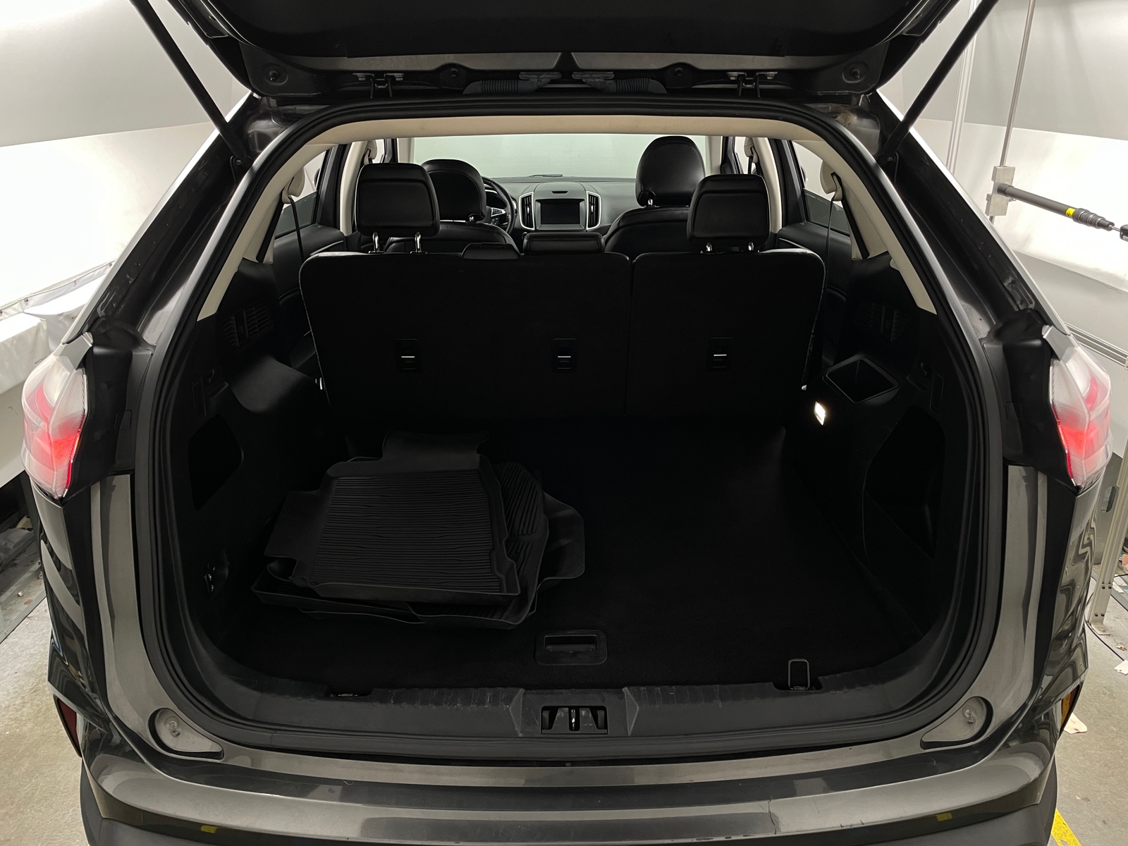 Thumbnail: 2019 Ford Edge - 6
