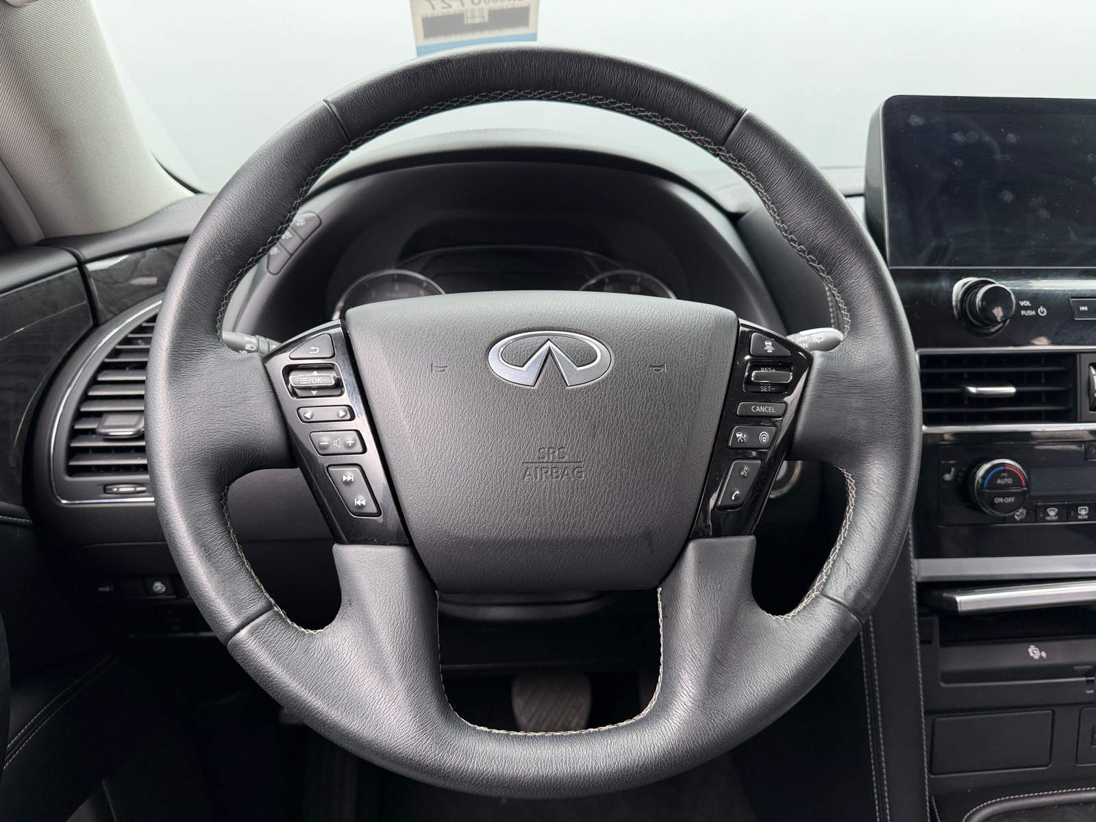 Thumbnail: 2023 INFINITI QX80 - 4