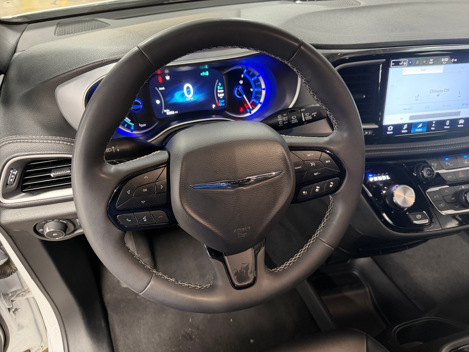 Thumbnail: 2024 Chrysler Pacifica - 4