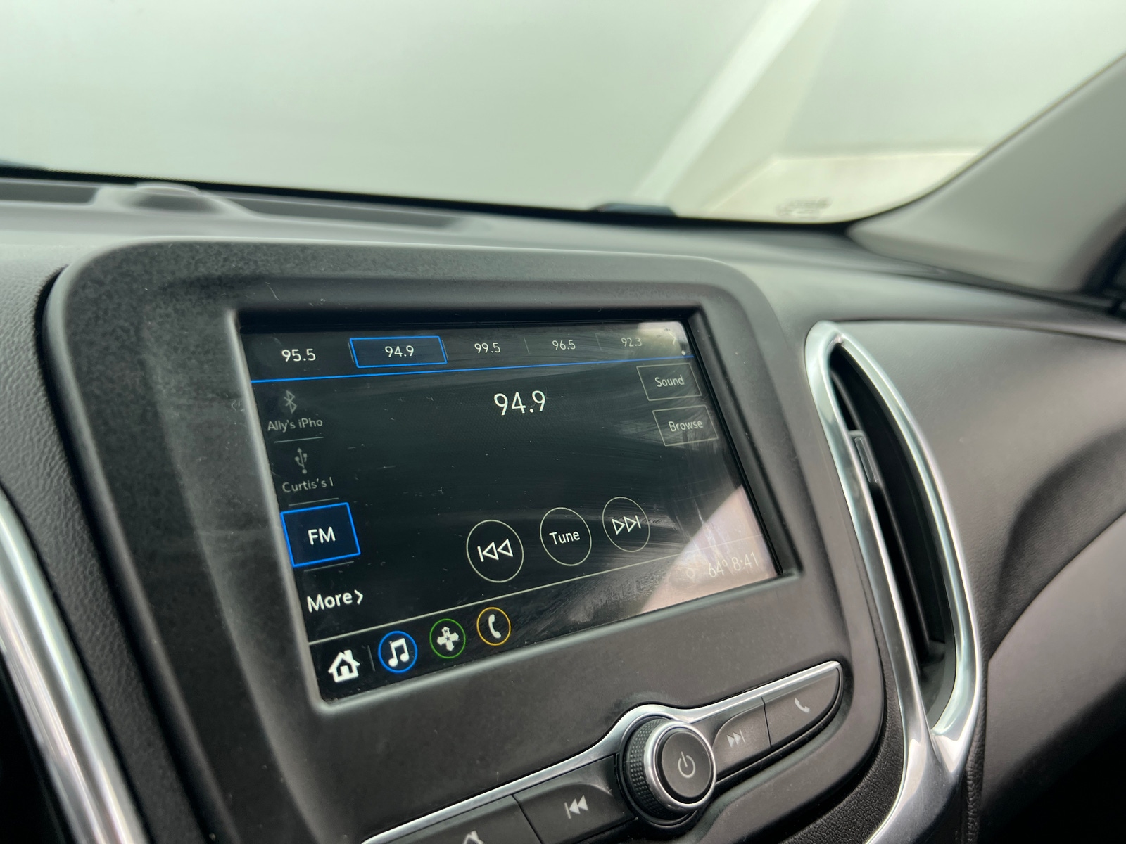 Thumbnail: 2019 Chevrolet Equinox - 4