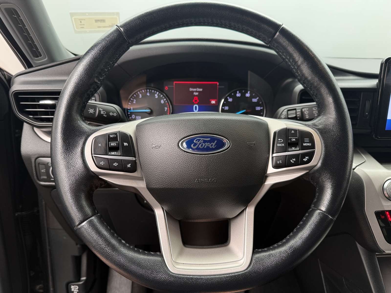 Thumbnail: 2022 Ford Explorer - 5
