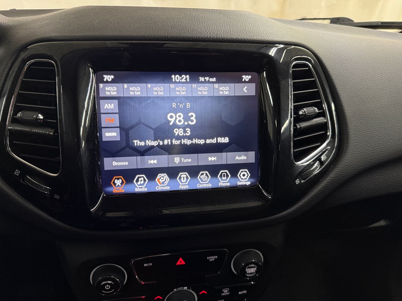 Thumbnail: 2020 Jeep Compass - 3