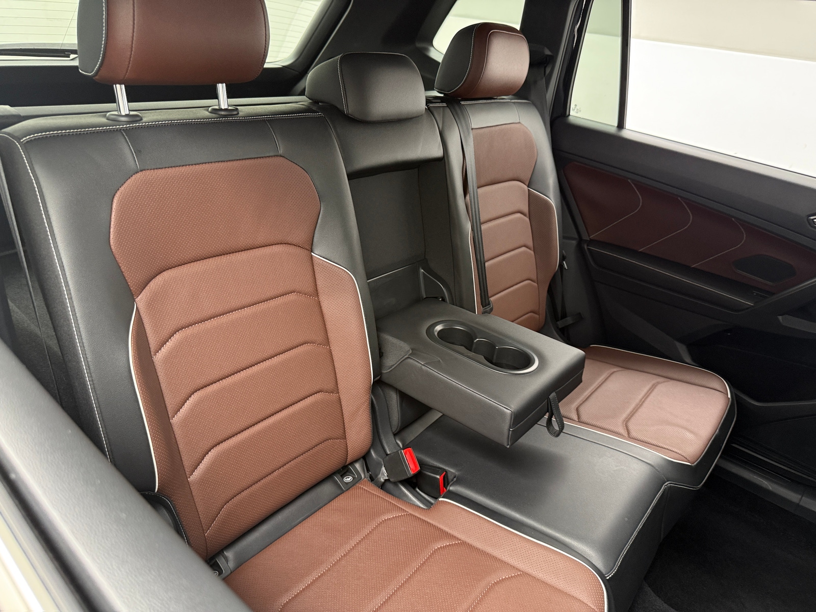 Thumbnail: 2022 Volkswagen Tiguan - 5