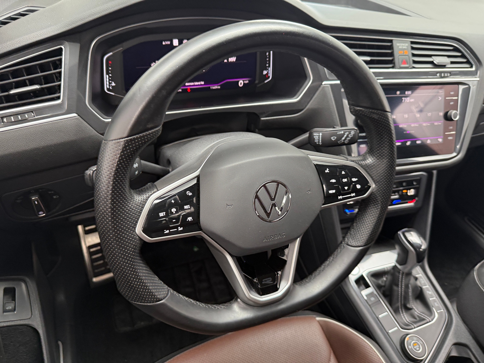 Thumbnail: 2022 Volkswagen Tiguan - 4