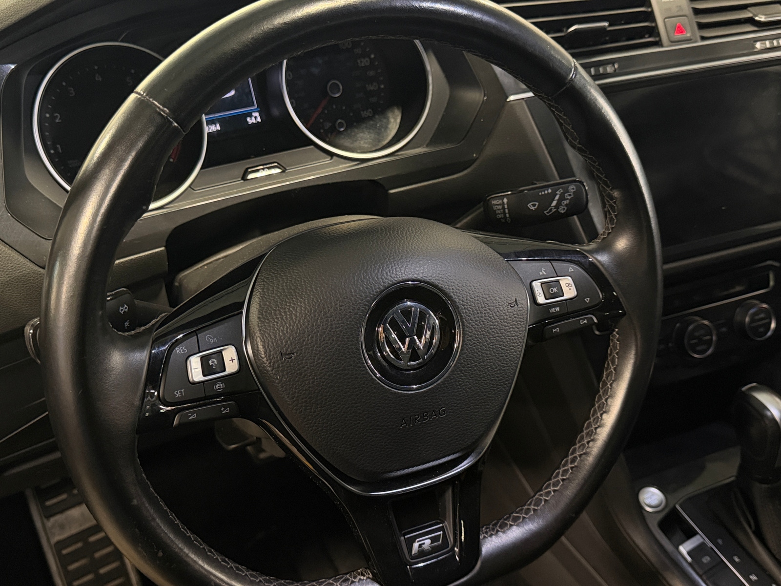 Thumbnail: 2021 Volkswagen Tiguan - 4