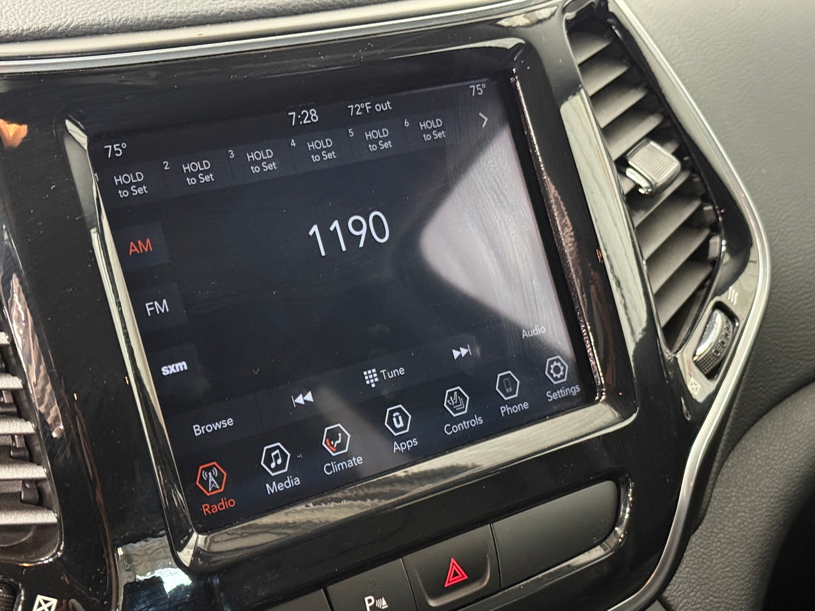 Thumbnail: 2020 Jeep Cherokee - 3