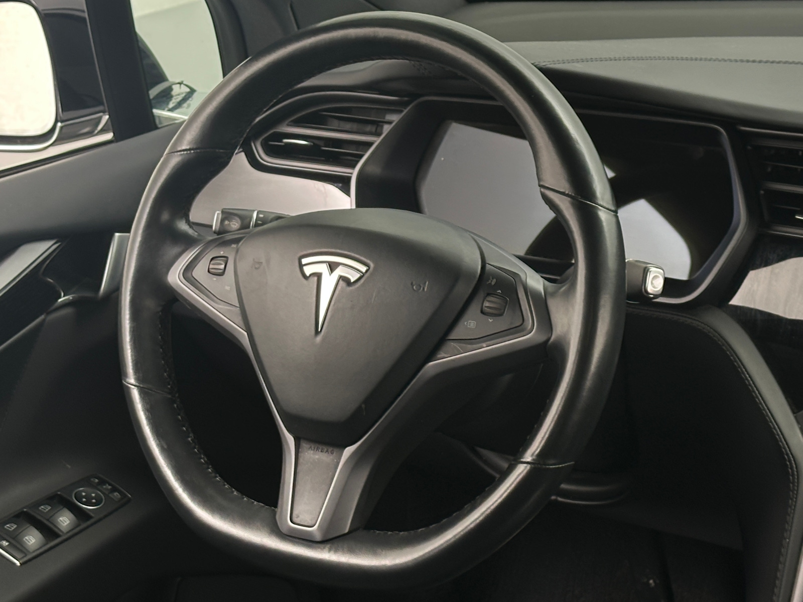Thumbnail: 2018 Tesla Model X - 4
