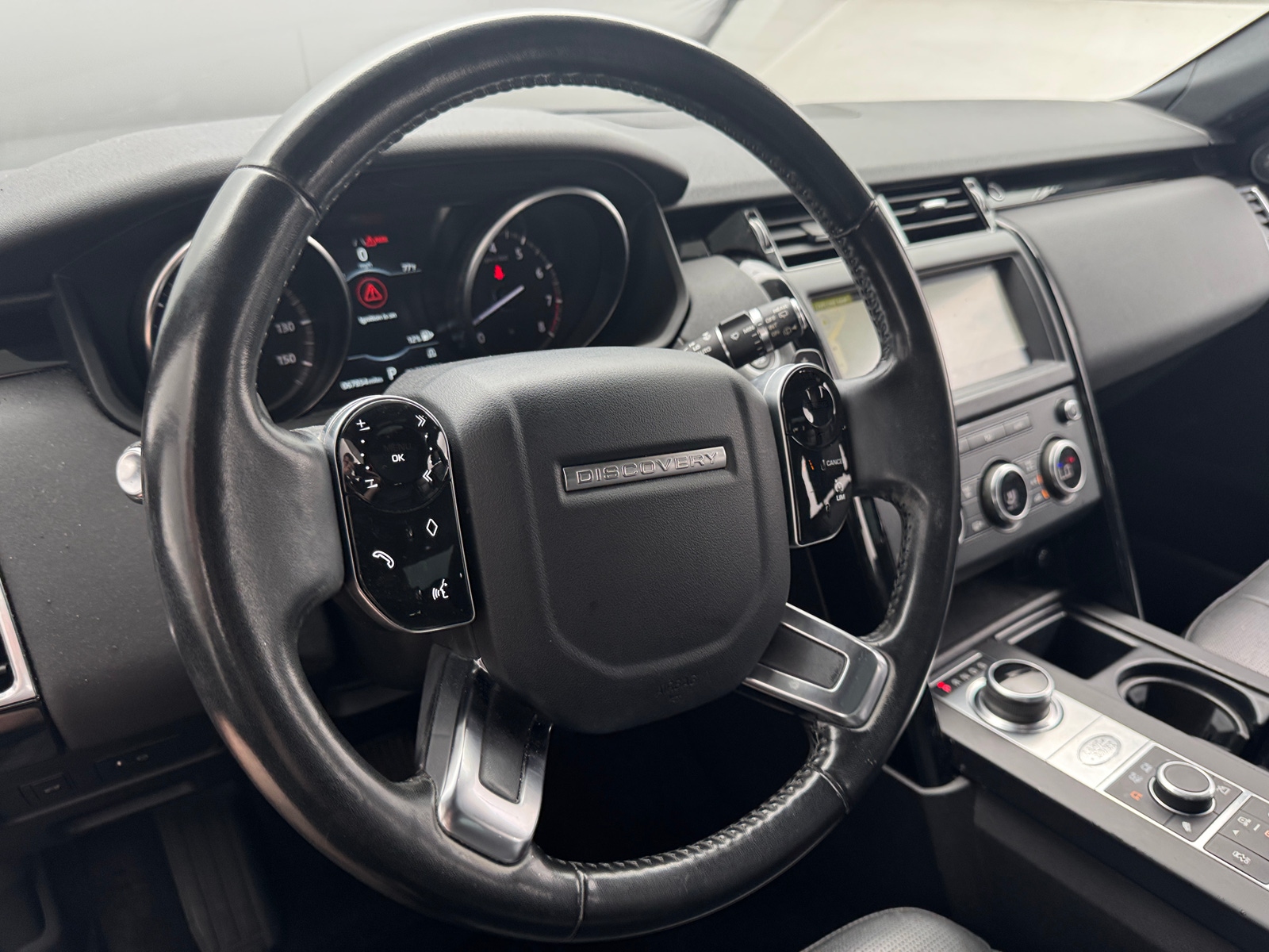 Thumbnail: 2019 Land Rover Discovery - 4