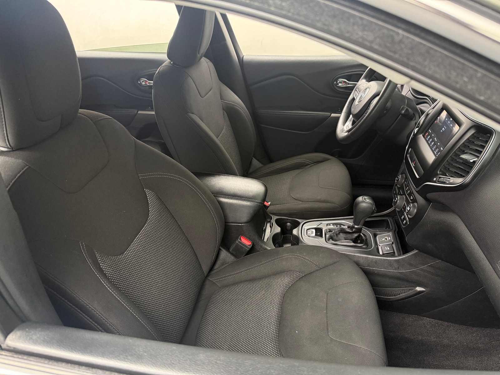 Thumbnail: 2019 Jeep Cherokee - 2