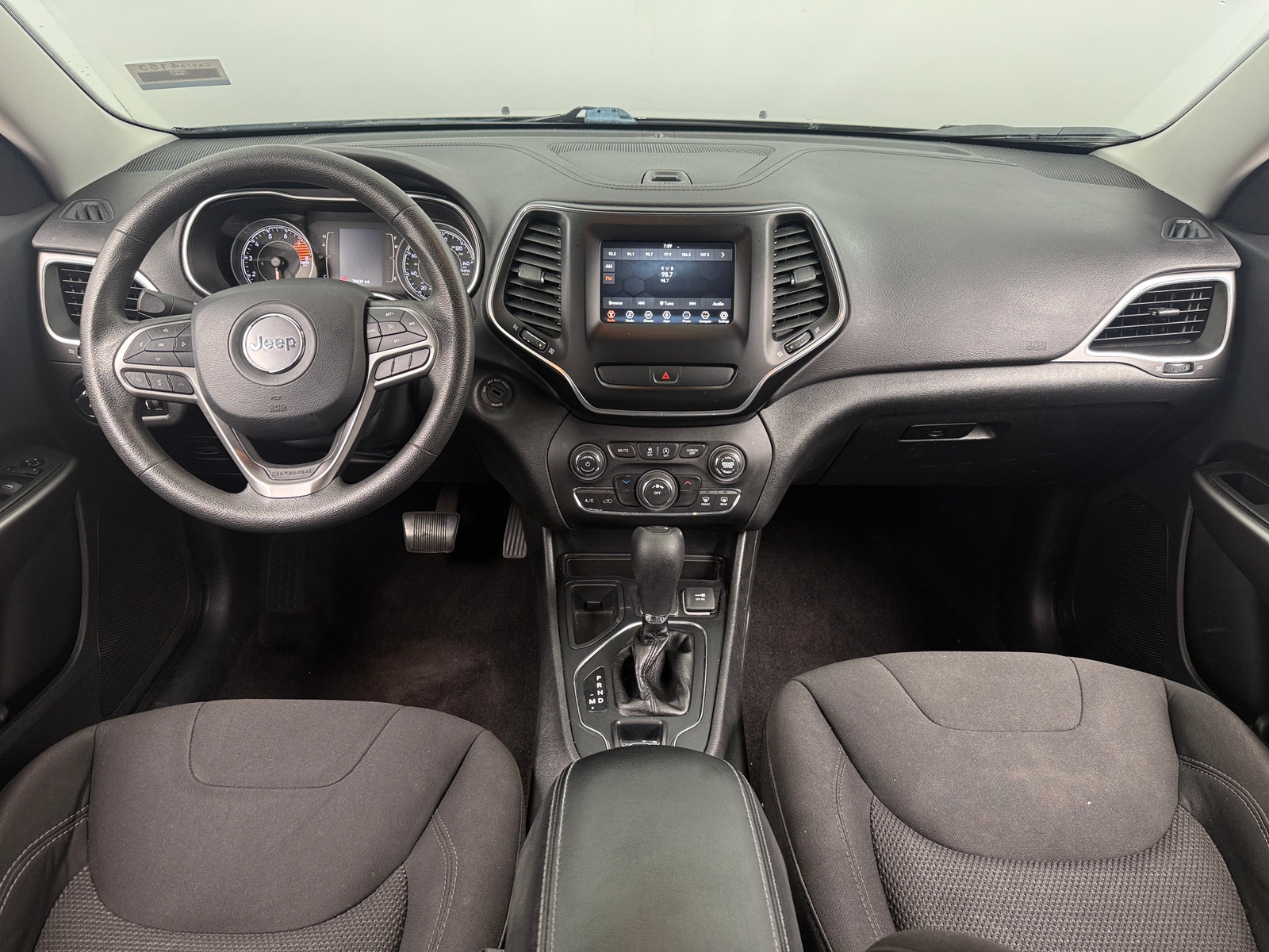Thumbnail: 2019 Jeep Cherokee - 3