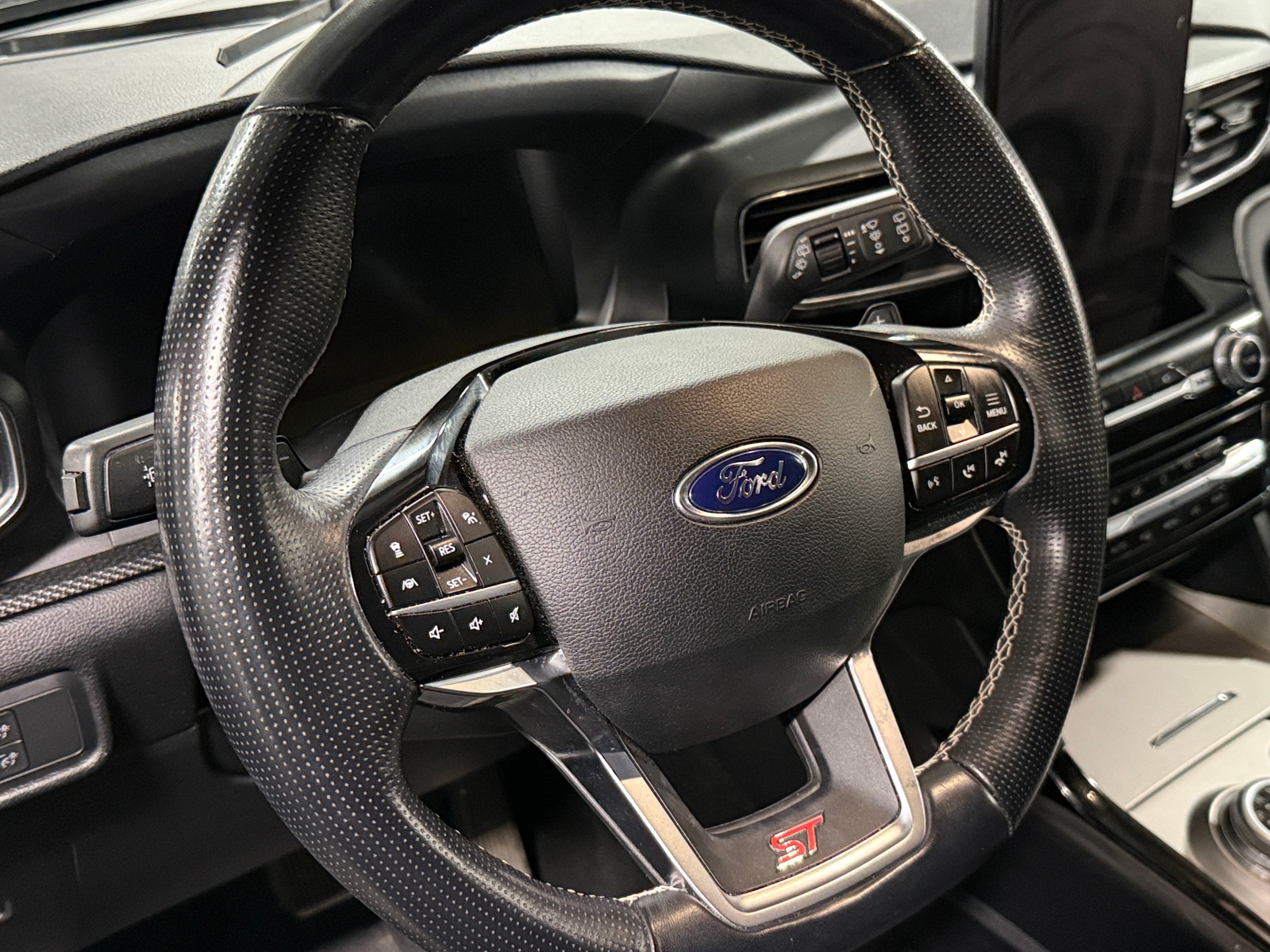 Thumbnail: 2021 Ford Explorer - 4