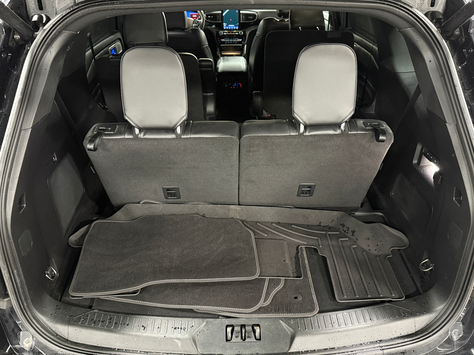 Thumbnail: 2021 Ford Explorer - 6