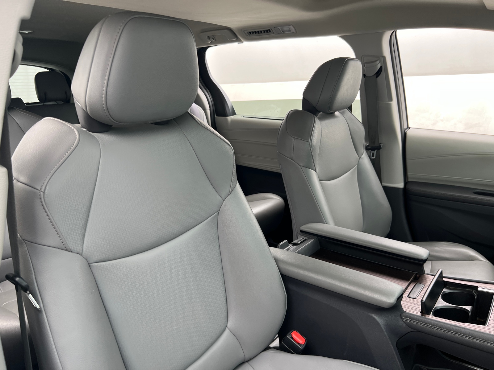 Thumbnail: 2022 Toyota Sienna - 2