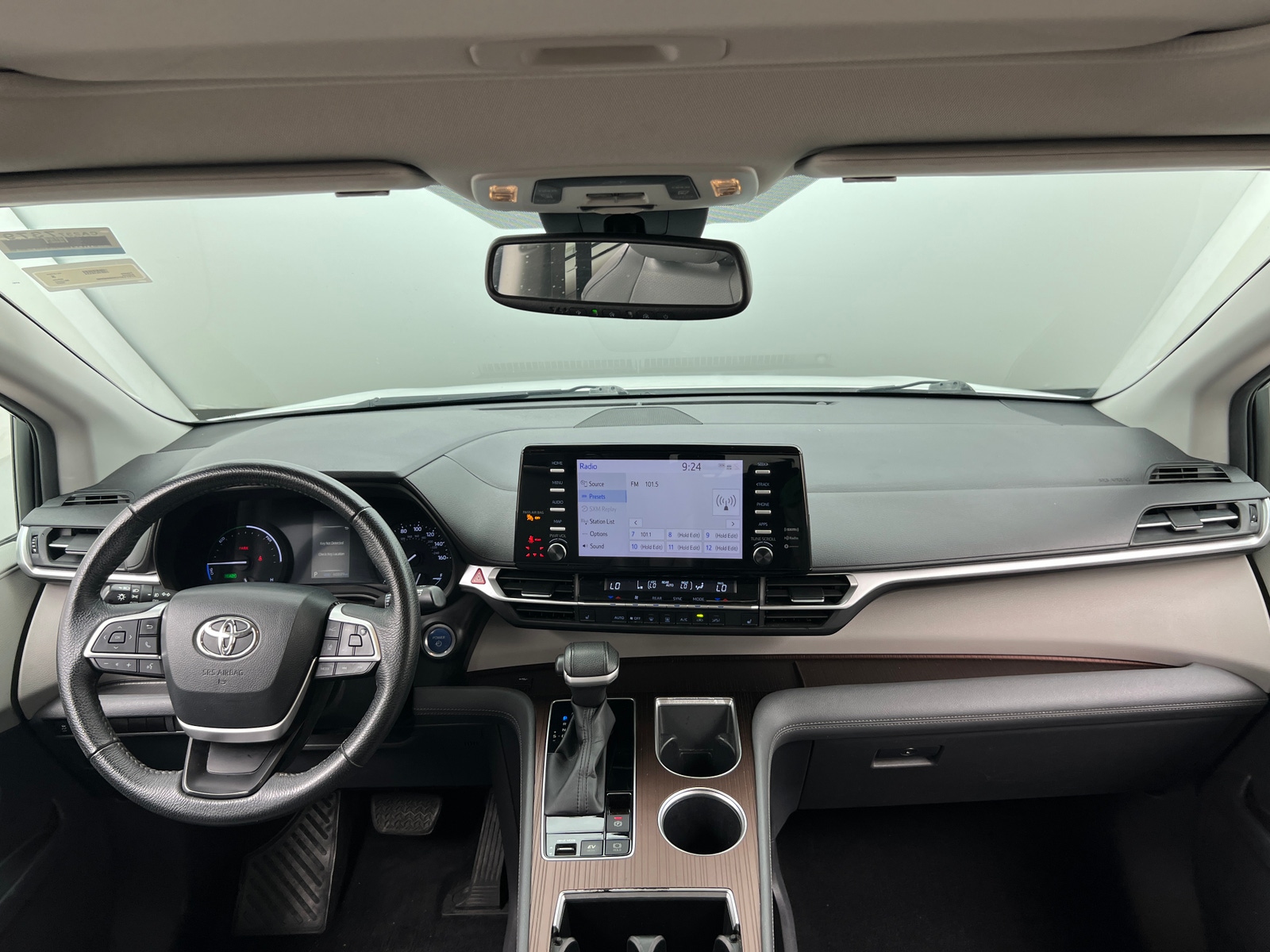 Thumbnail: 2022 Toyota Sienna - 3