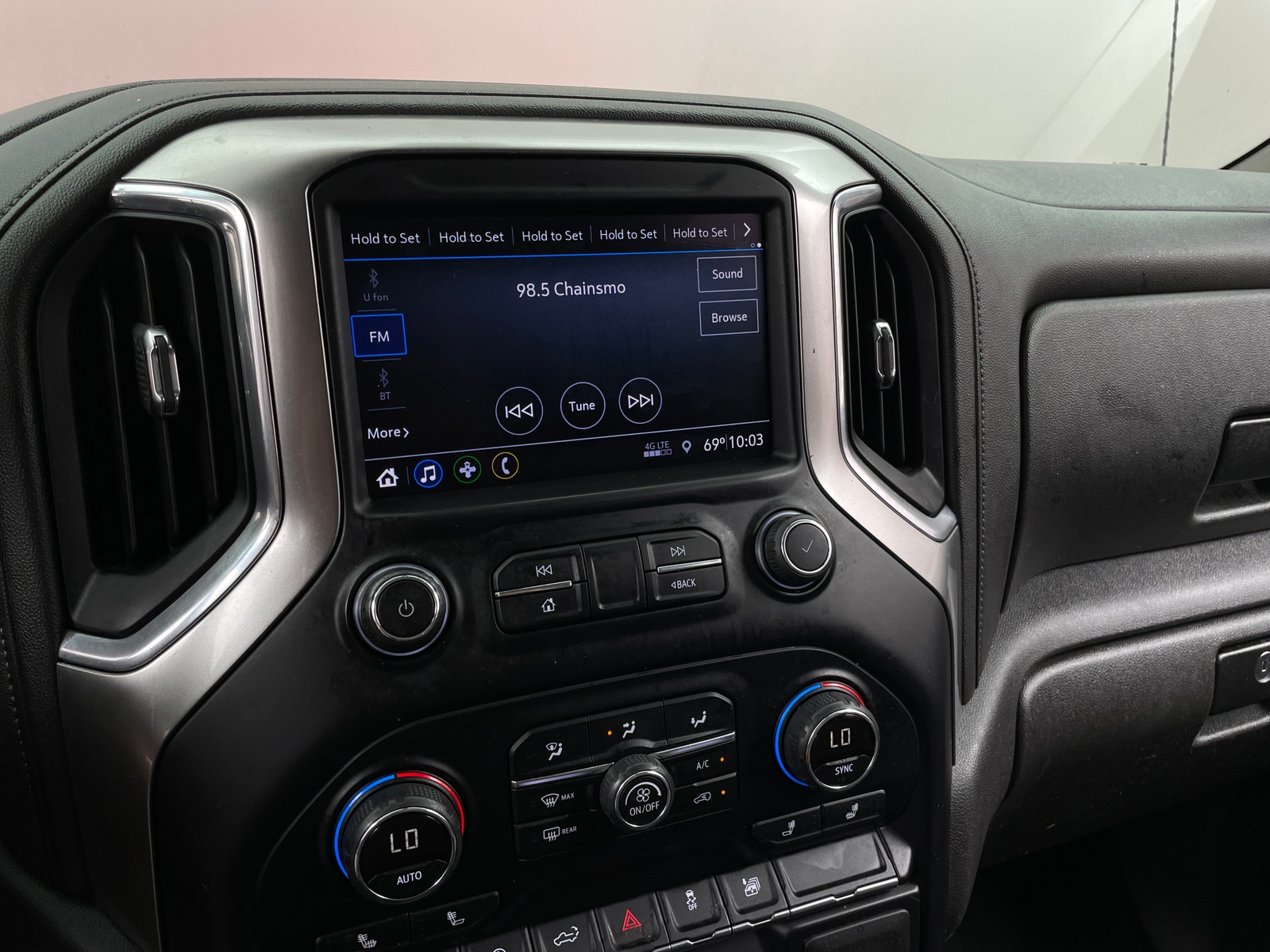 Thumbnail: 2019 Chevrolet Silverado 1500 - 4