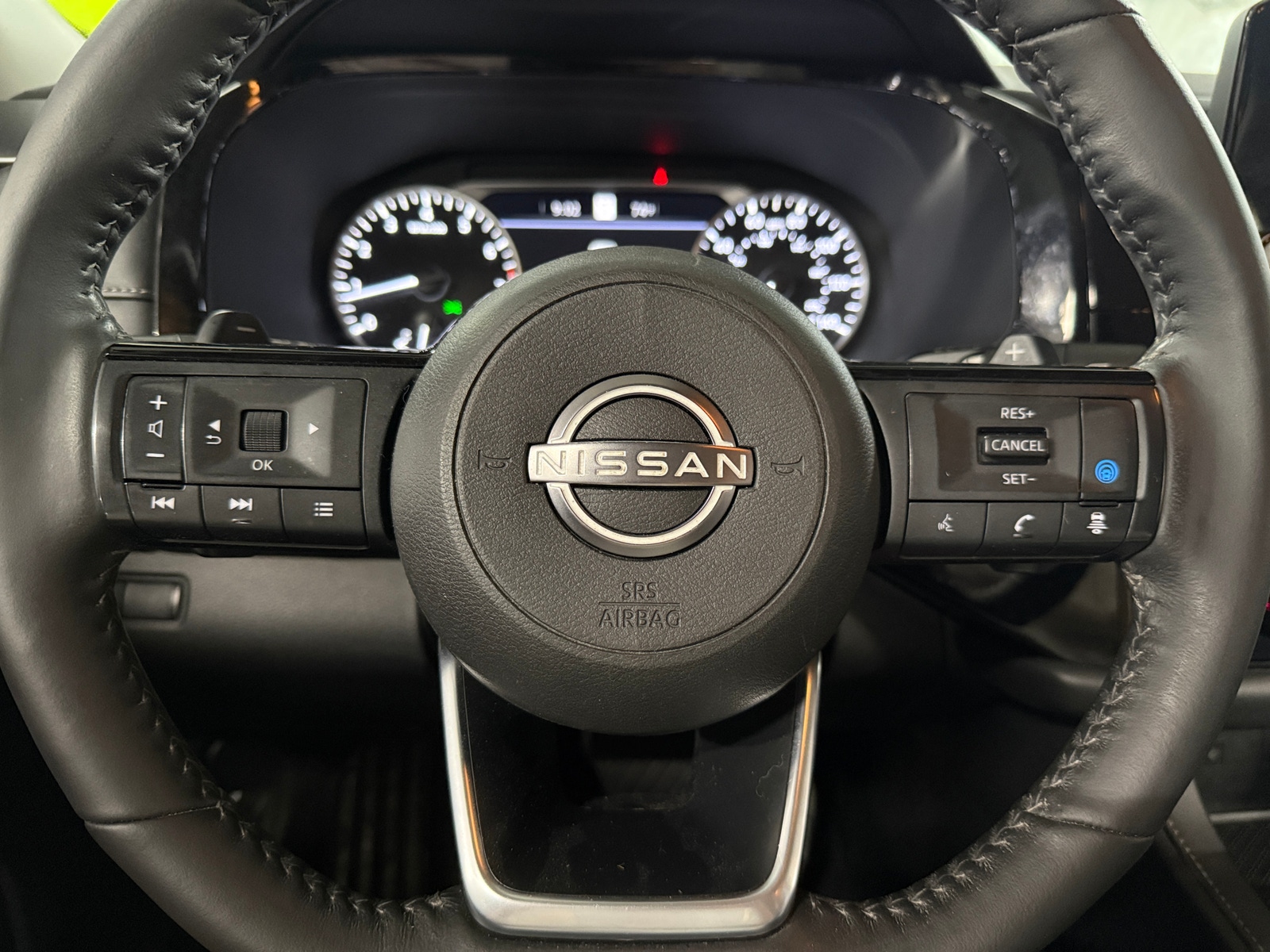 Thumbnail: 2023 Nissan Pathfinder - 4