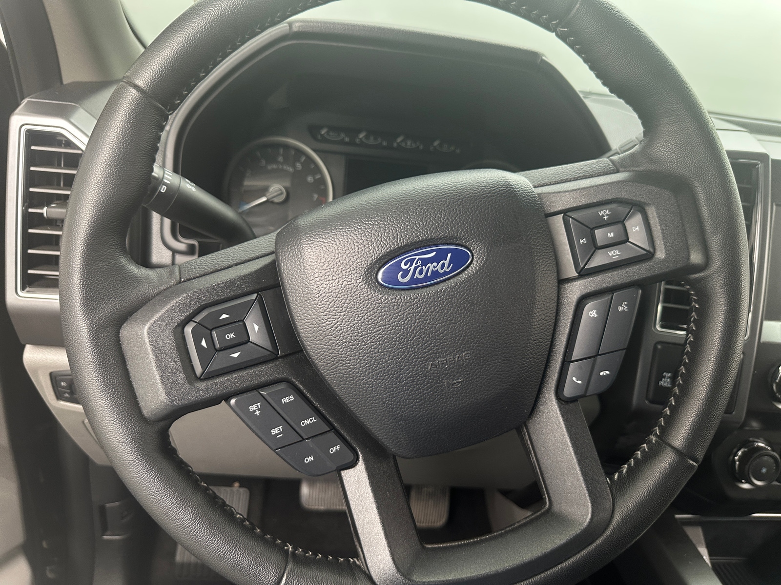 Thumbnail: 2019 Ford Econoline - 5