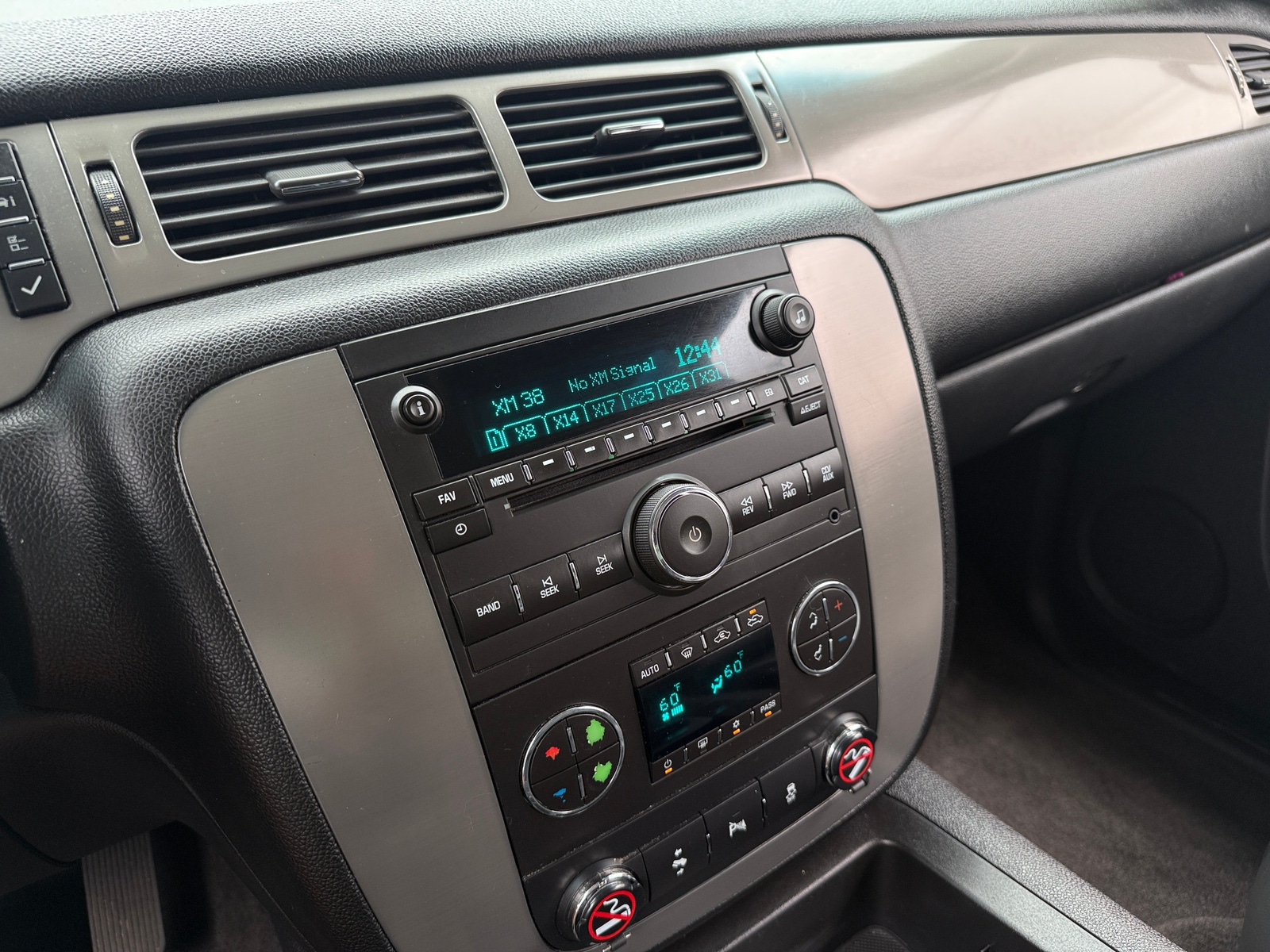 Thumbnail: 2012 Chevrolet Avalanche 1500 - 3