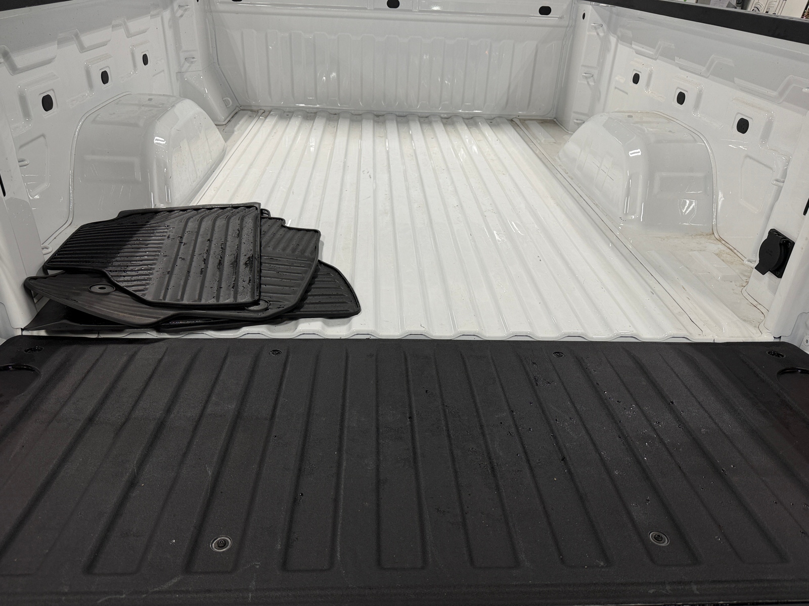 Thumbnail: 2025 Chevrolet Silverado 1500 - 7