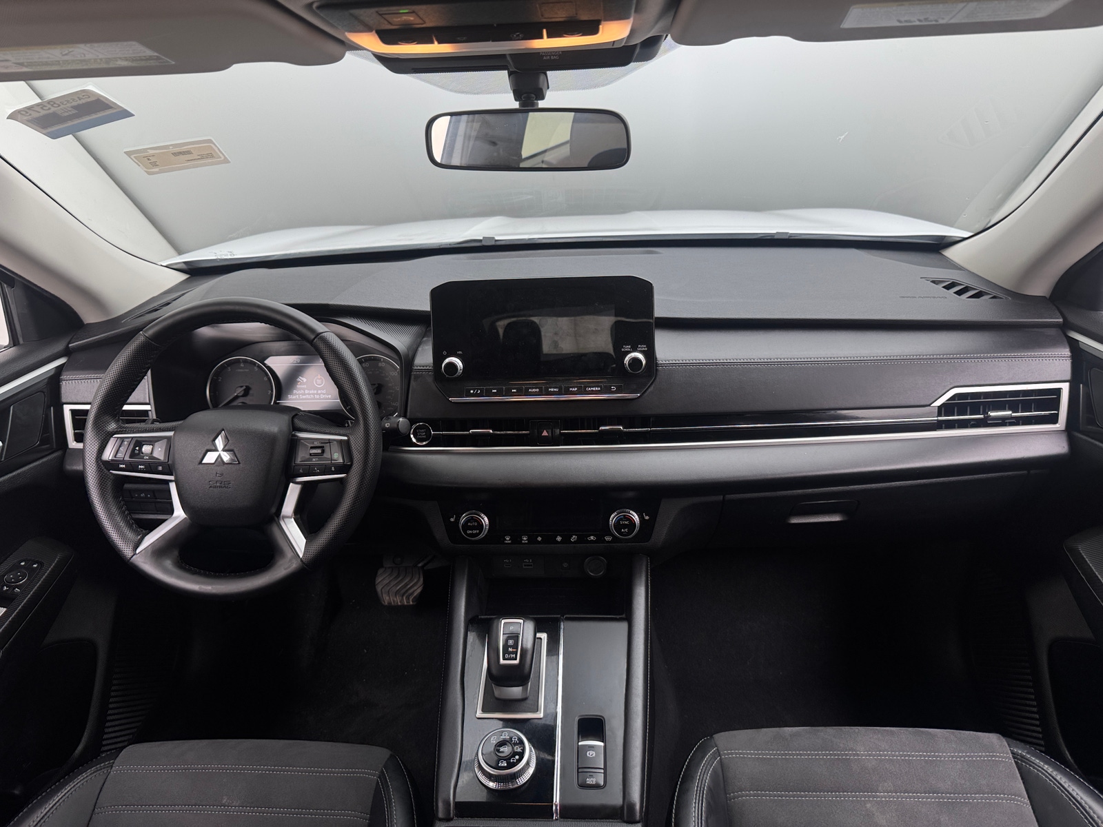 Thumbnail: 2024 Mitsubishi Outlander - 2
