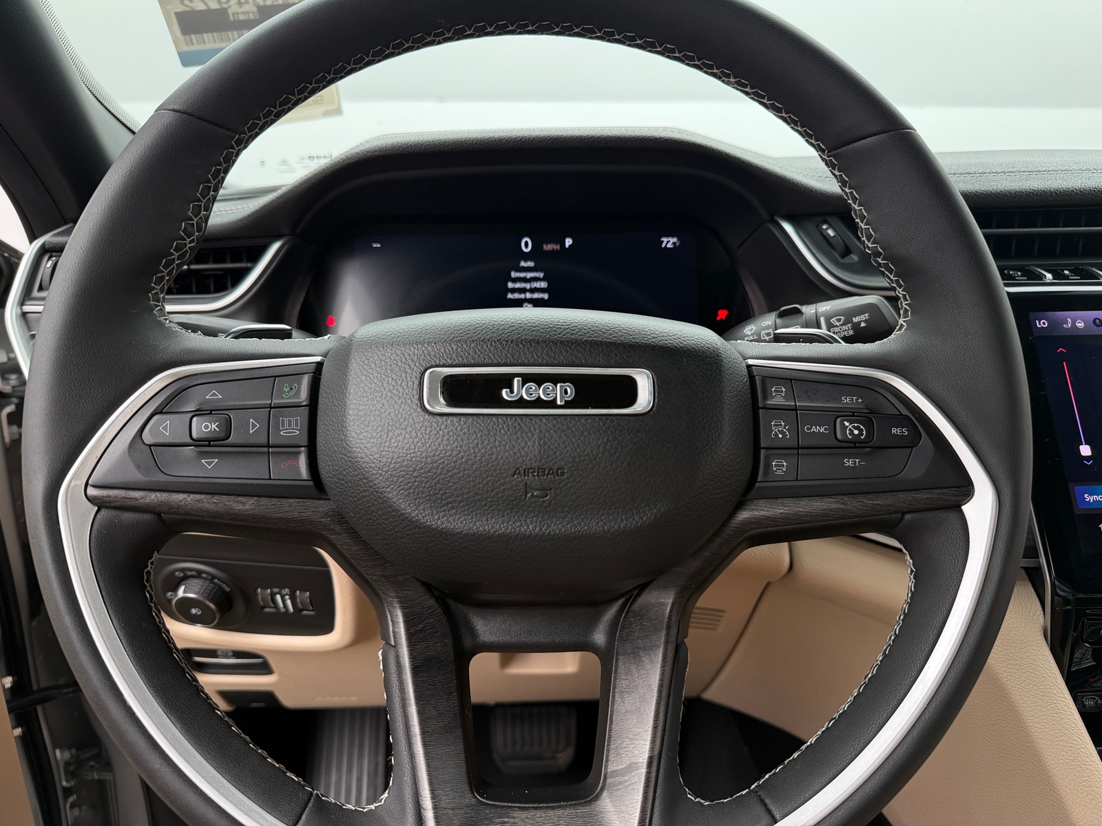 Thumbnail: 2024 Jeep Grand Cherokee - 4