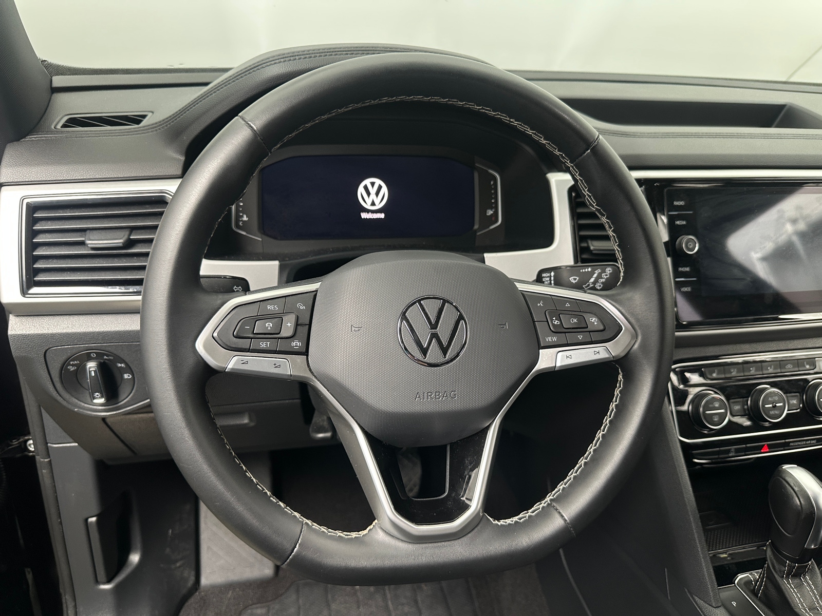 Thumbnail: 2023 Volkswagen Atlas - 4