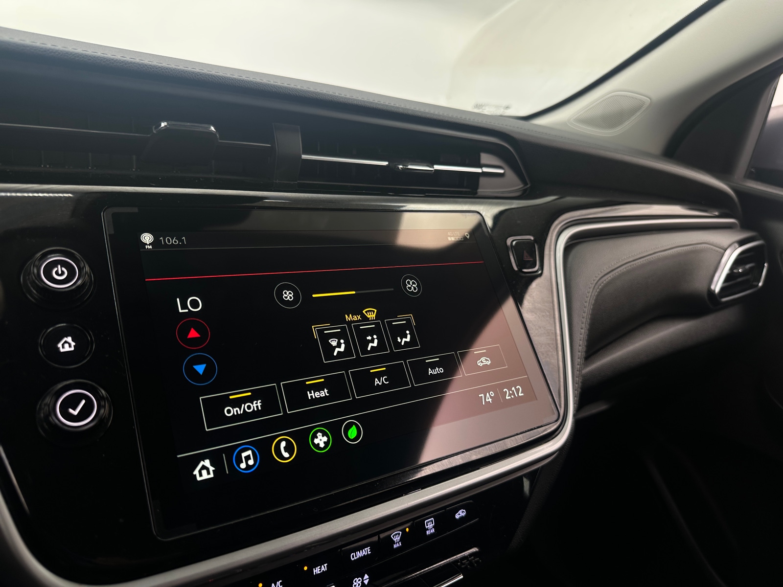 Thumbnail: 2023 Chevrolet Bolt EUV - 4