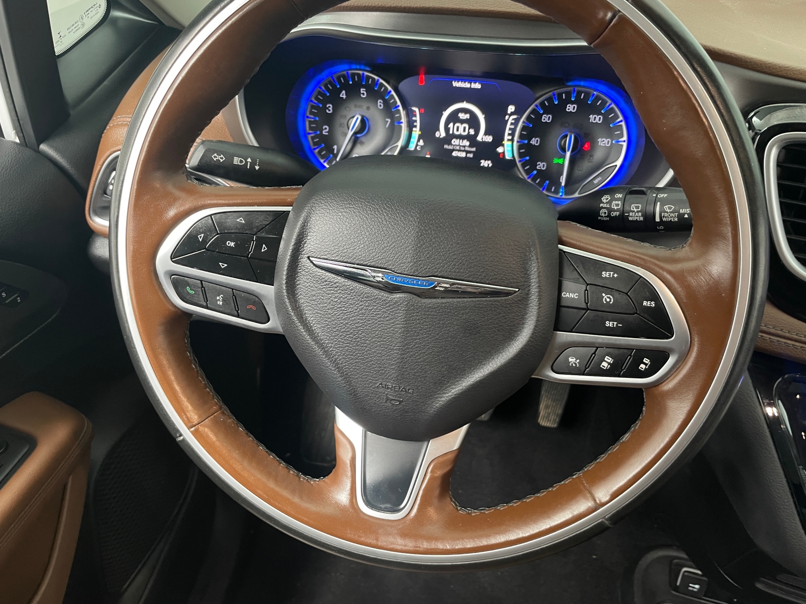 Thumbnail: 2019 Chrysler Pacifica - 4