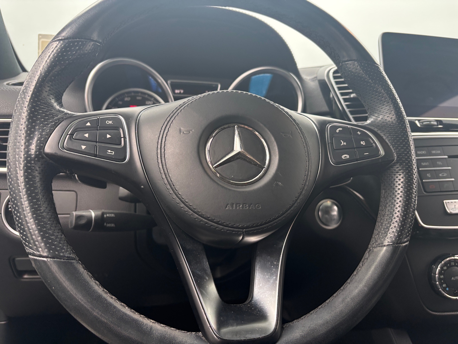 Thumbnail: 2018 Mercedes-Benz GLS - 4