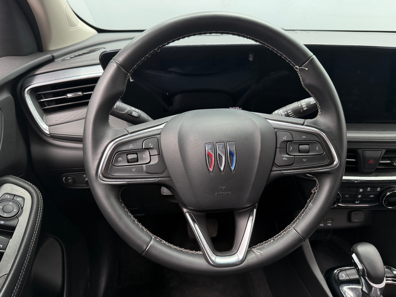 Thumbnail: 2025 Buick Encore GX - 4