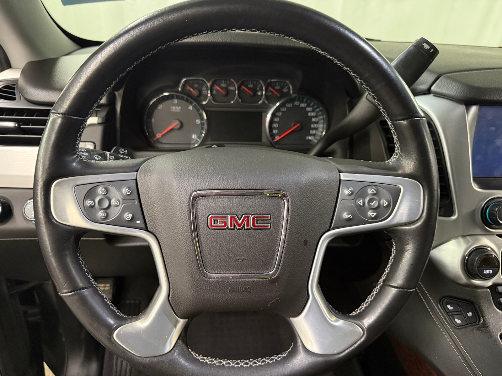 Thumbnail: 2019 GMC Yukon - 4