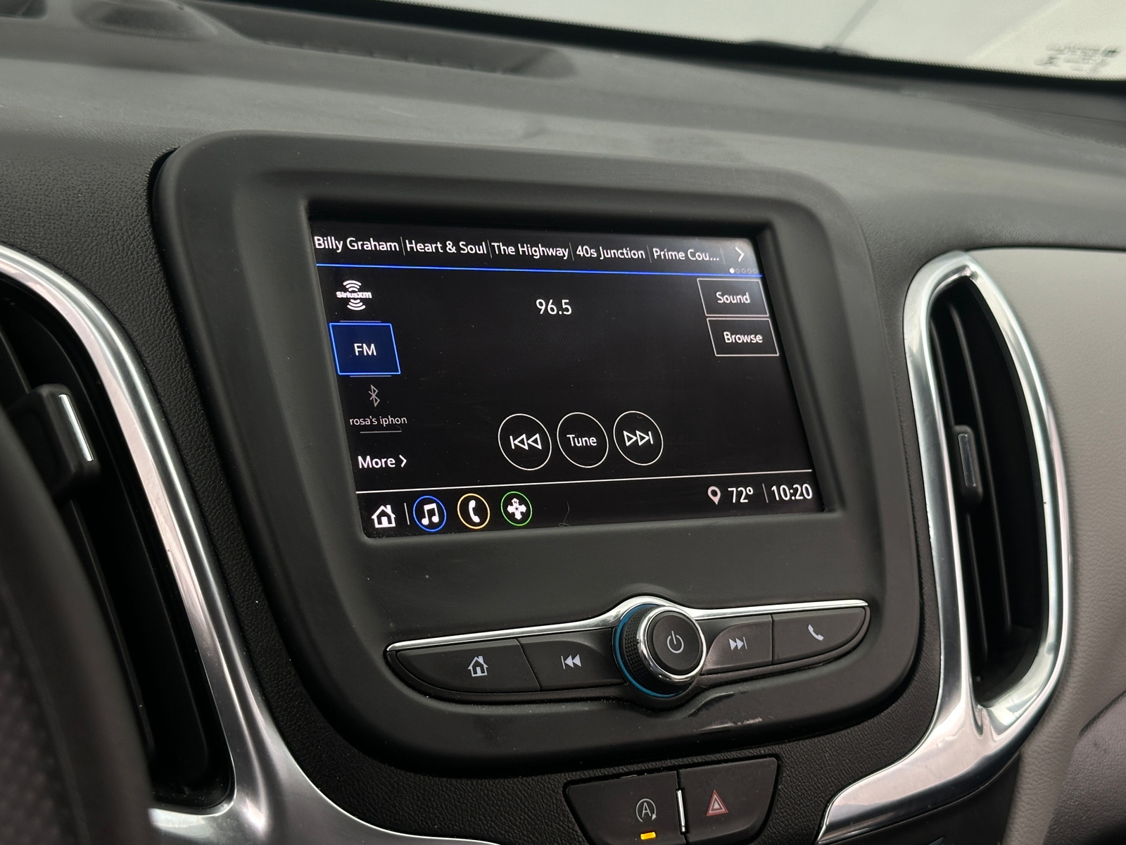 Thumbnail: 2022 Chevrolet Equinox - 4