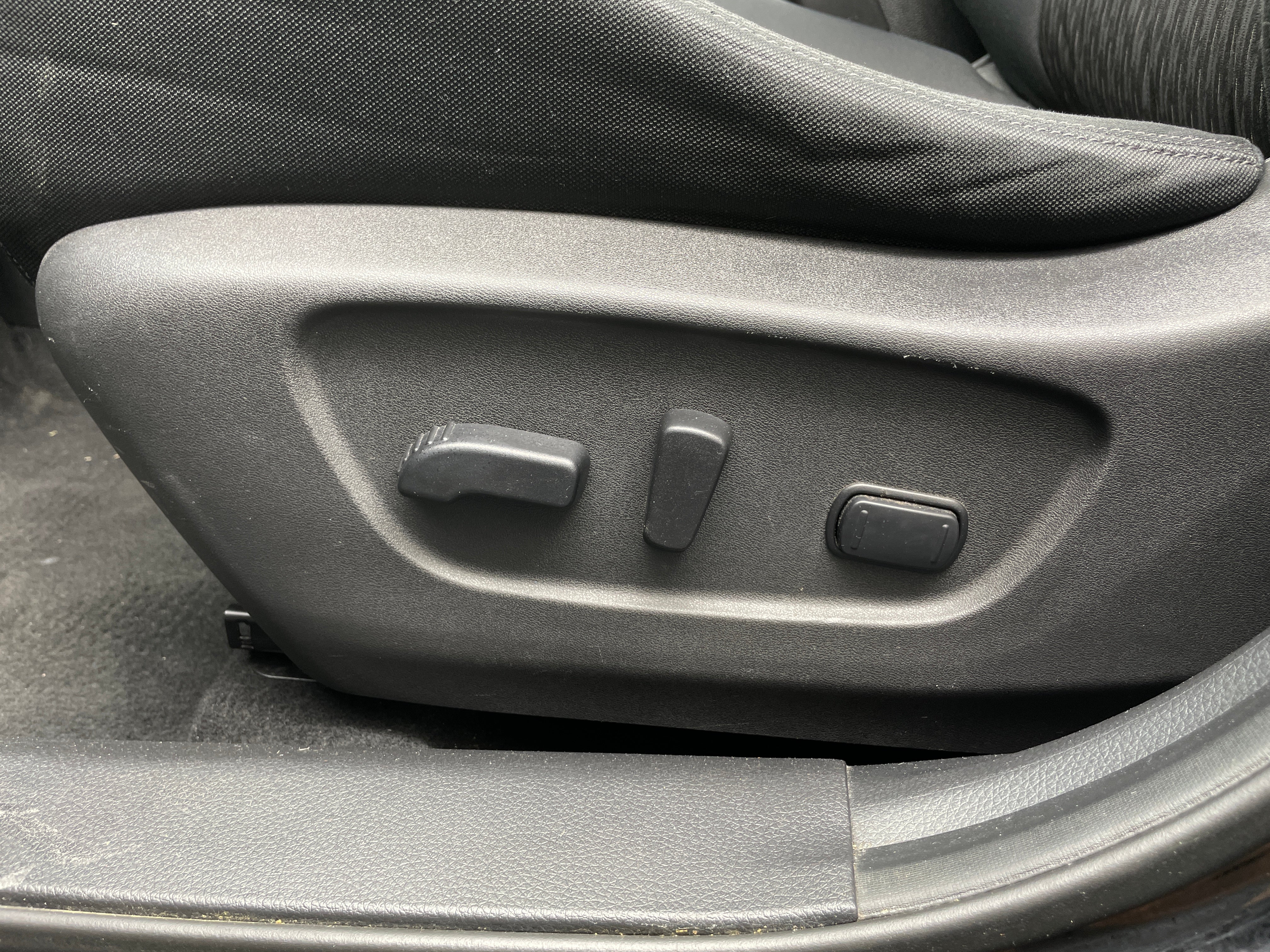 Used 2018 Nissan Rogue SV with VIN JN8AT2MV7JW308430 for sale in Auburn, WA
