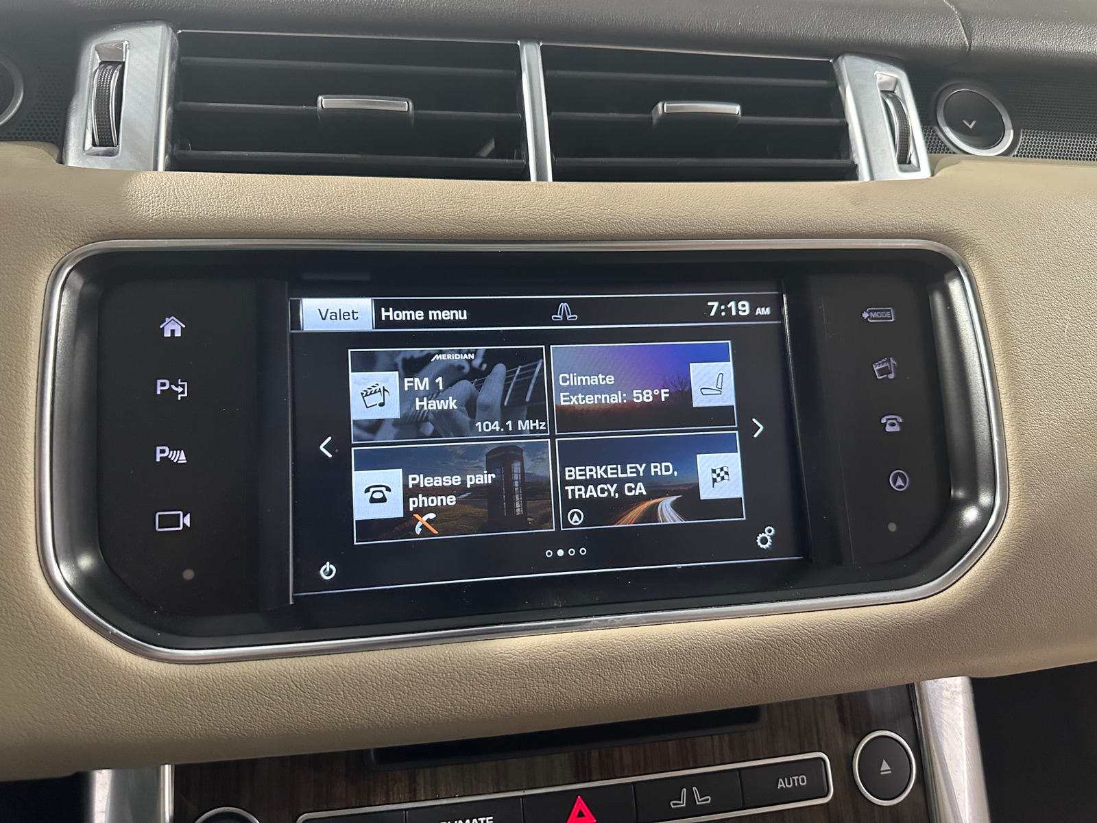 Thumbnail: 2016 Land Rover Range Rover Sport - 3