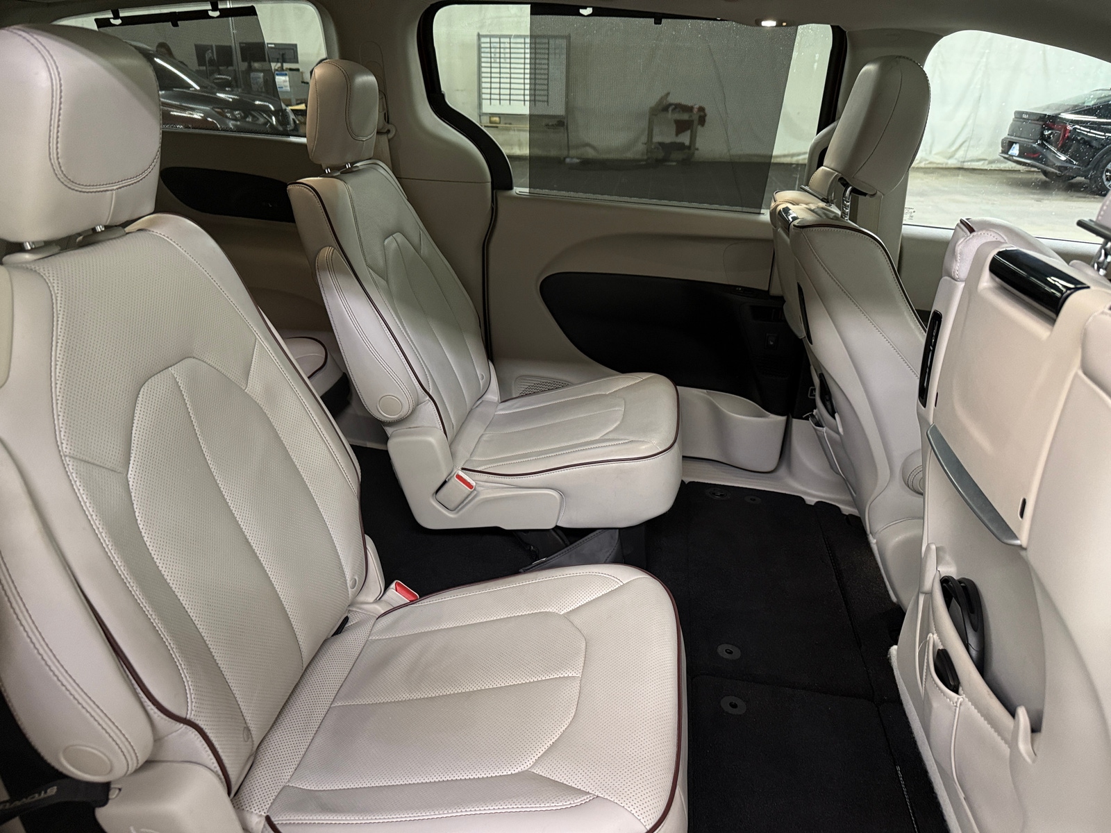 Thumbnail: 2017 Chrysler Pacifica - 5