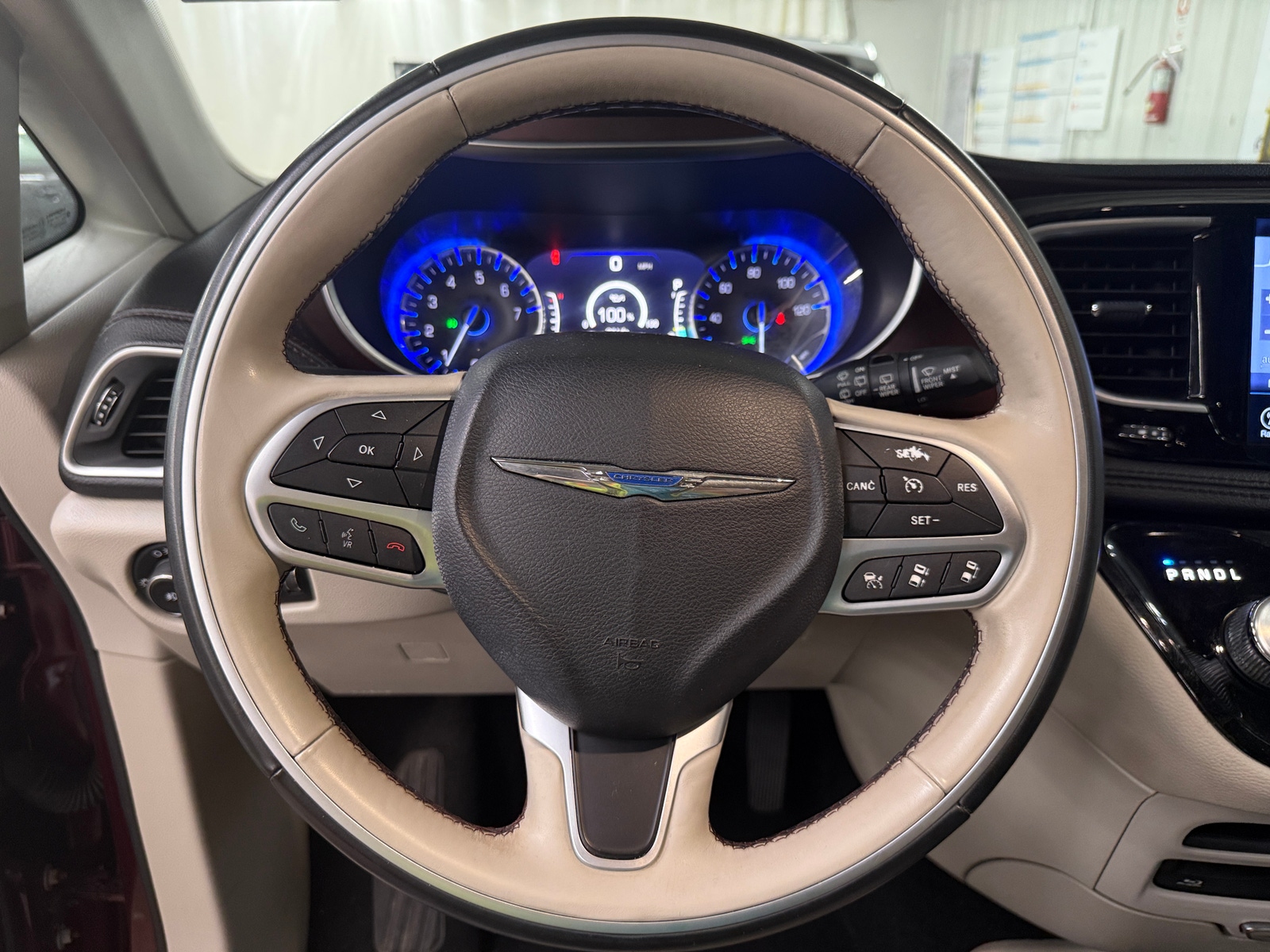 Thumbnail: 2017 Chrysler Pacifica - 4