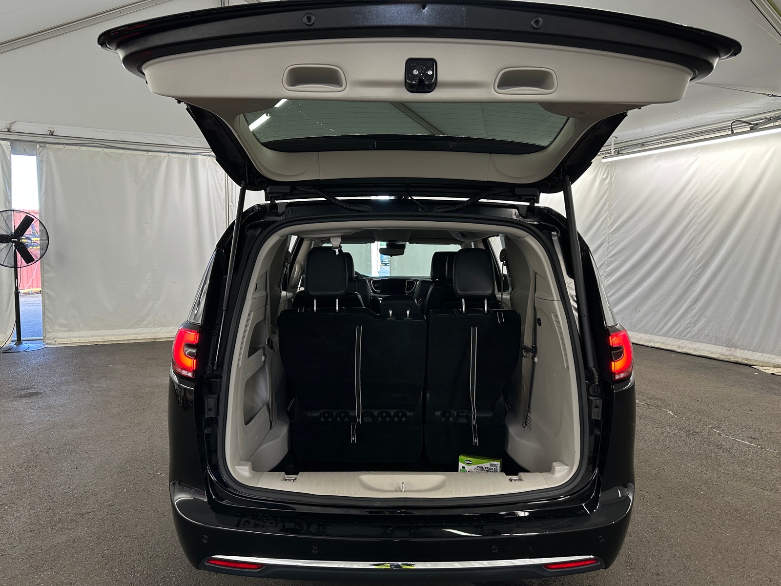 Thumbnail: 2024 Chrysler Pacifica - 6