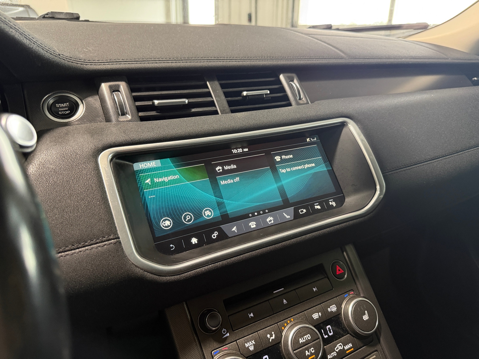 Thumbnail: 2019 Land Rover Range Rover Evoque - 3
