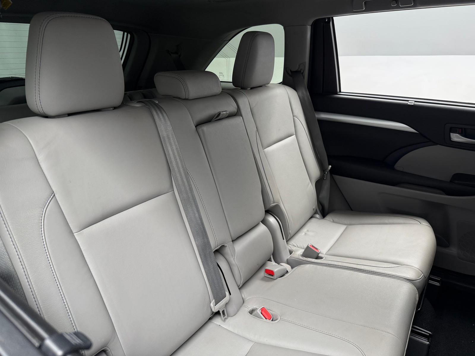 Thumbnail: 2015 Toyota Highlander - 5