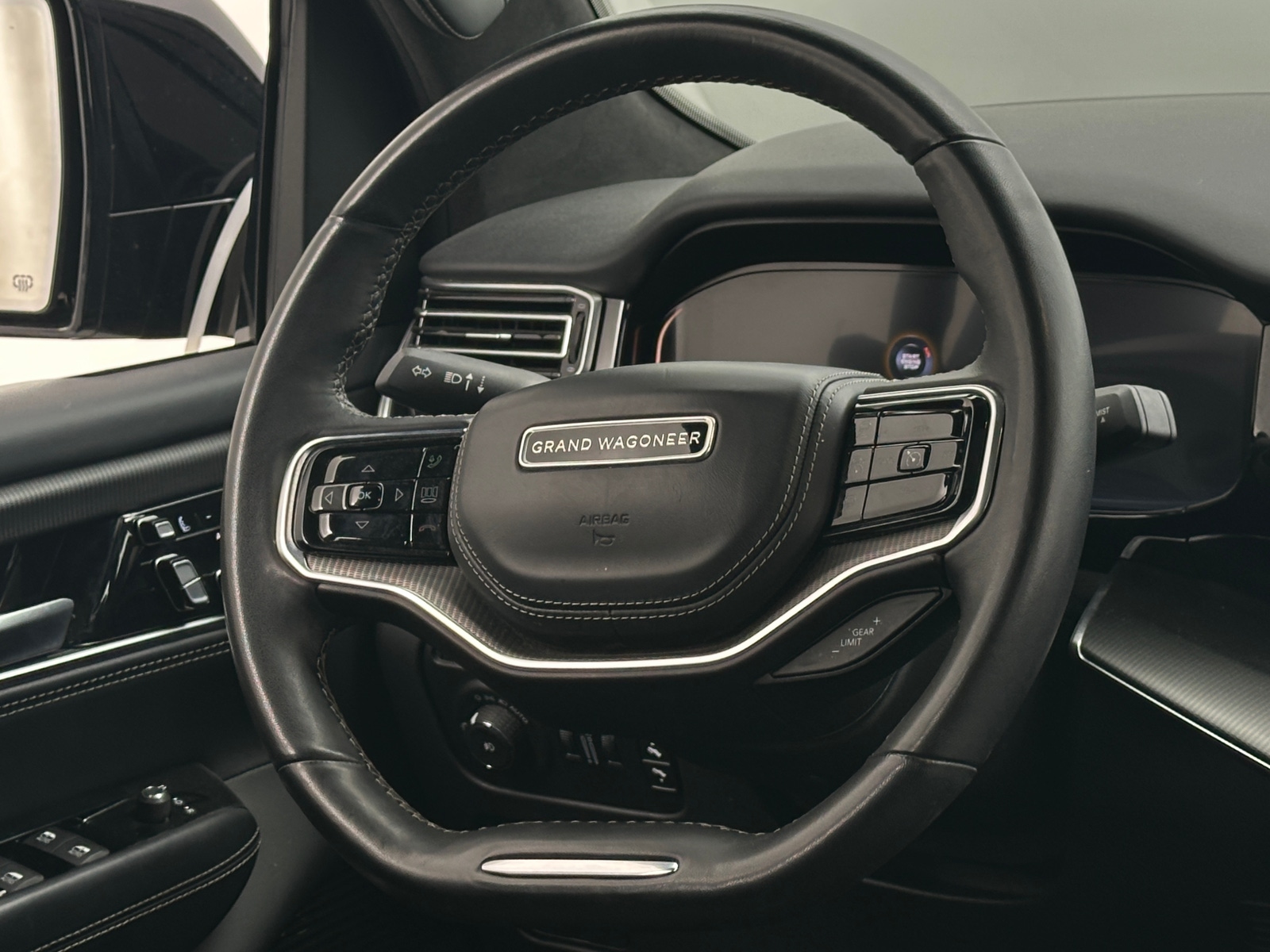 Thumbnail: 2024 Jeep Grand Wagoneer L - 4