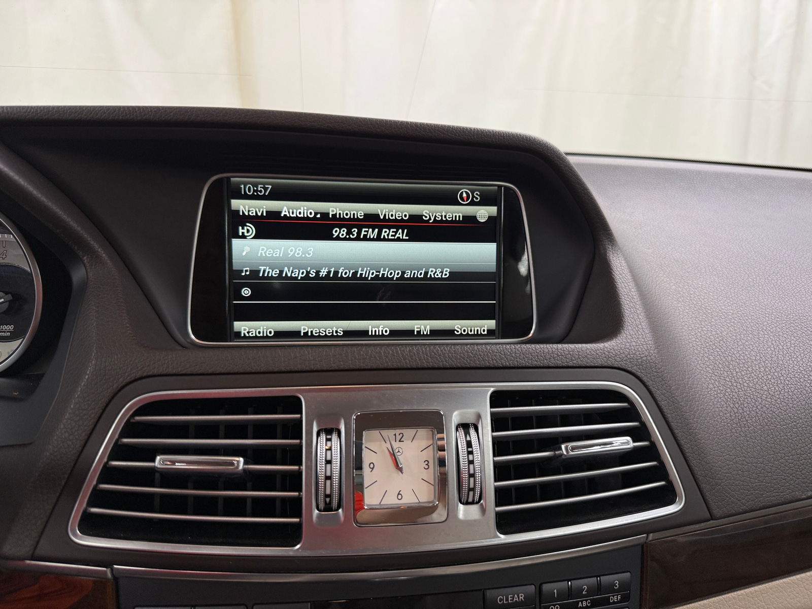 Thumbnail: 2014 Mercedes-Benz E-Class - 3