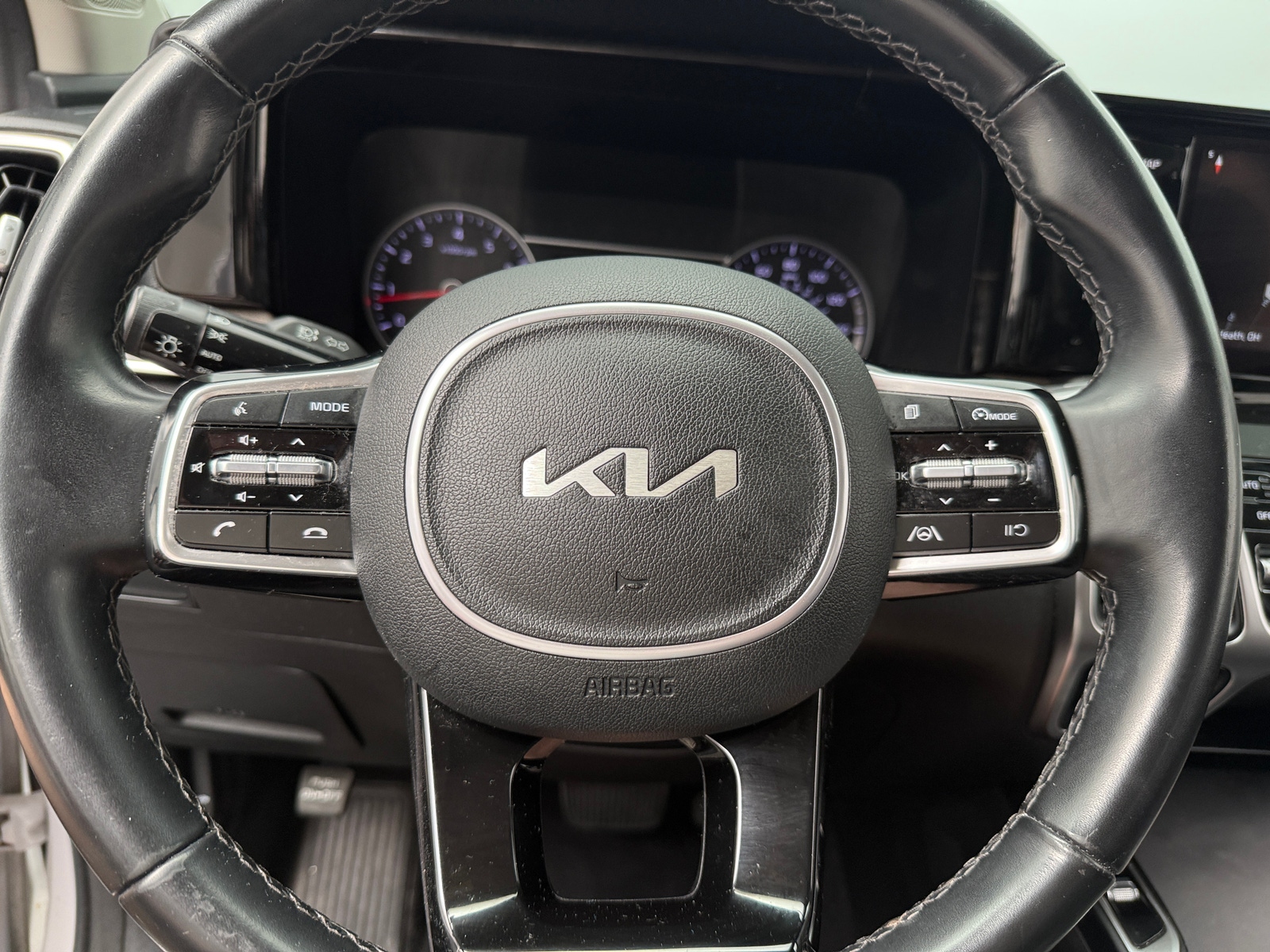 Thumbnail: 2022 Kia Sorento - 4