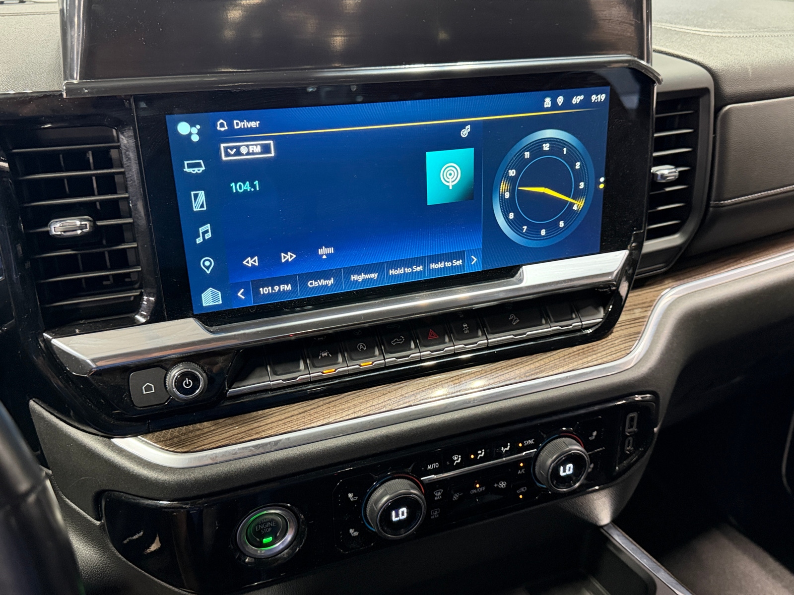 Thumbnail: 2022 Chevrolet Silverado 1500 - 4