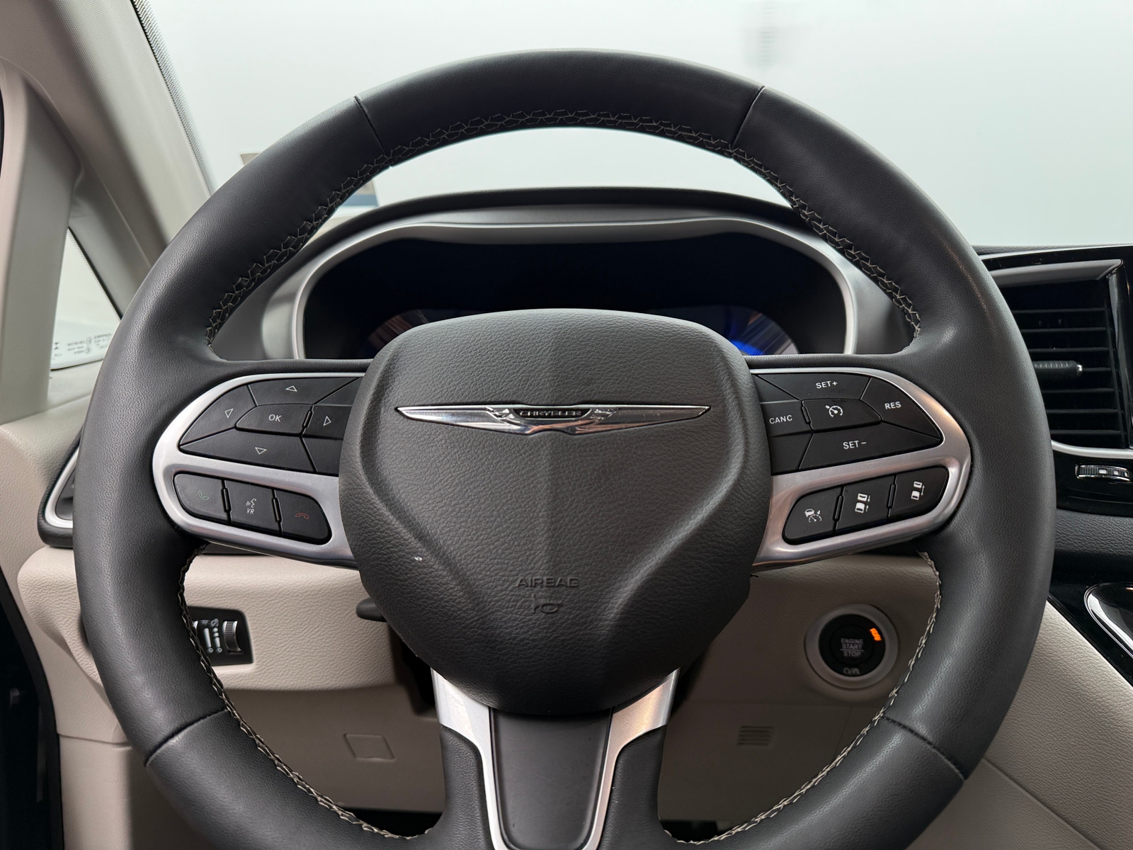 Thumbnail: 2024 Chrysler Pacifica - 4