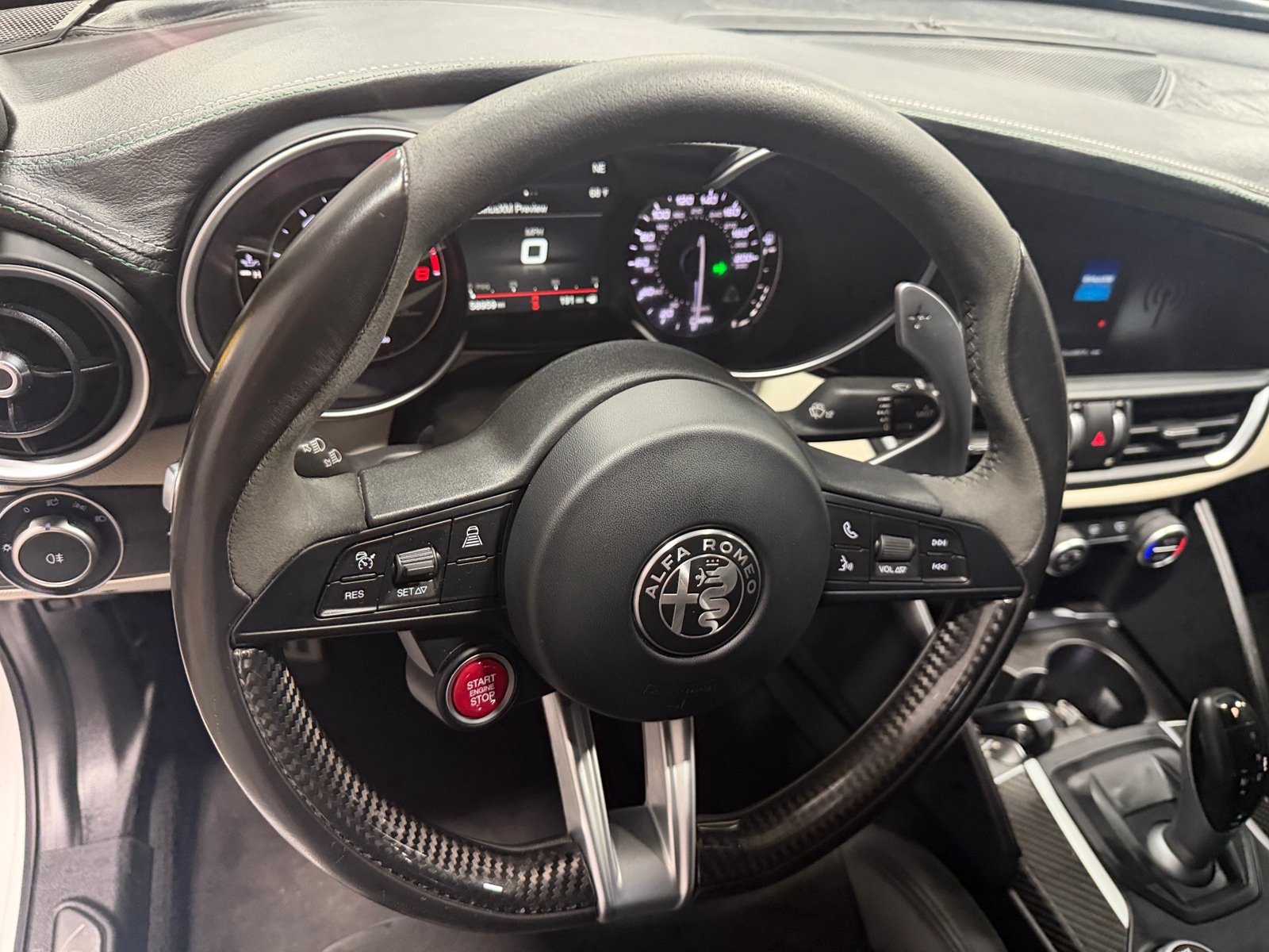 Thumbnail: 2018 Alfa Romeo Giulia - 4