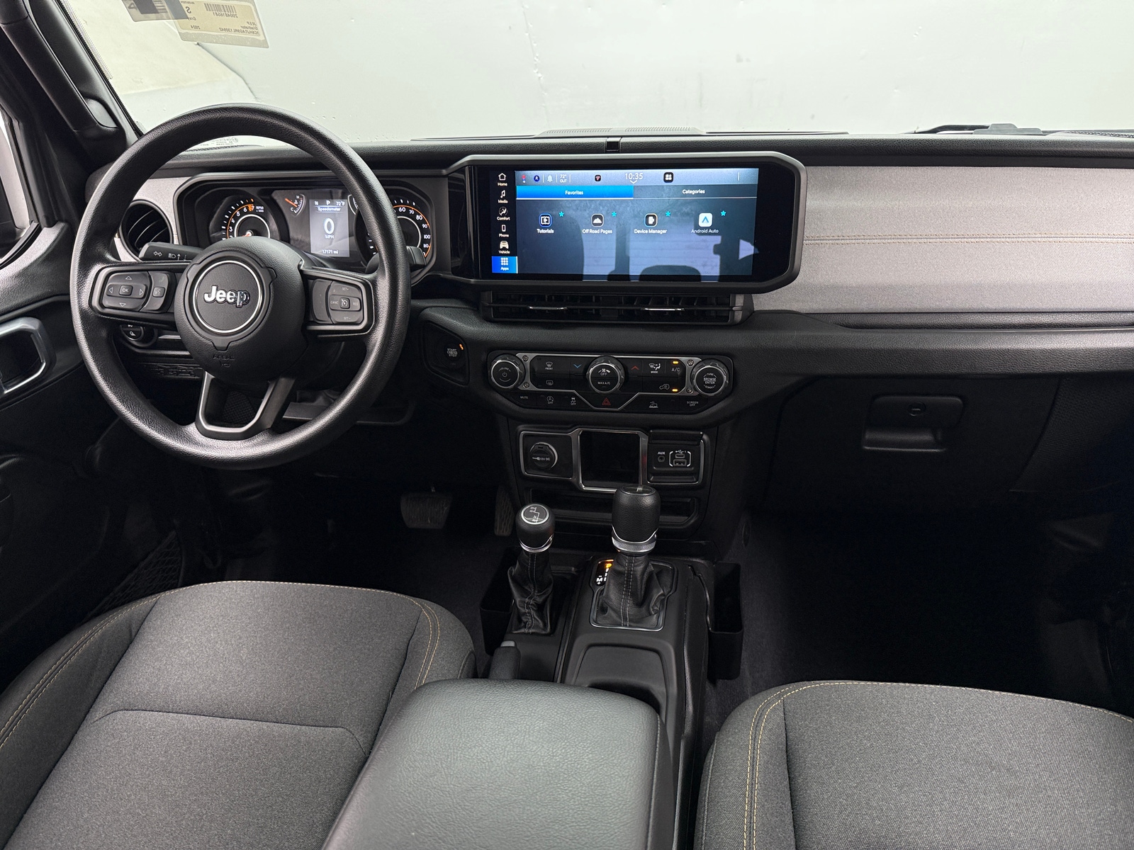 Thumbnail: 2024 Jeep Gladiator - 3
