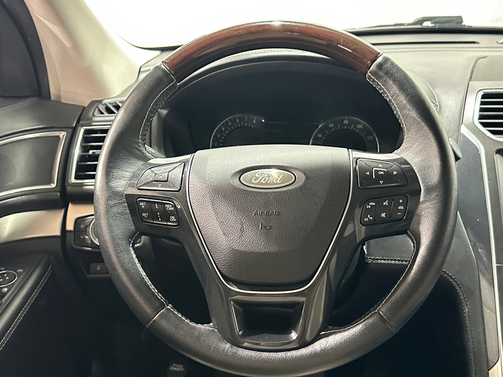Thumbnail: 2018 Ford Explorer - 4