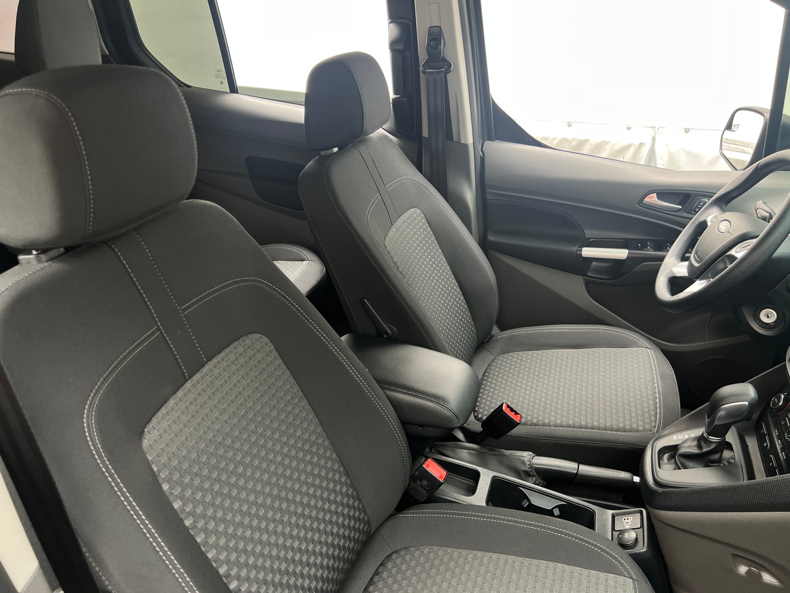 Thumbnail: 2022 Ford Transit Series - 2