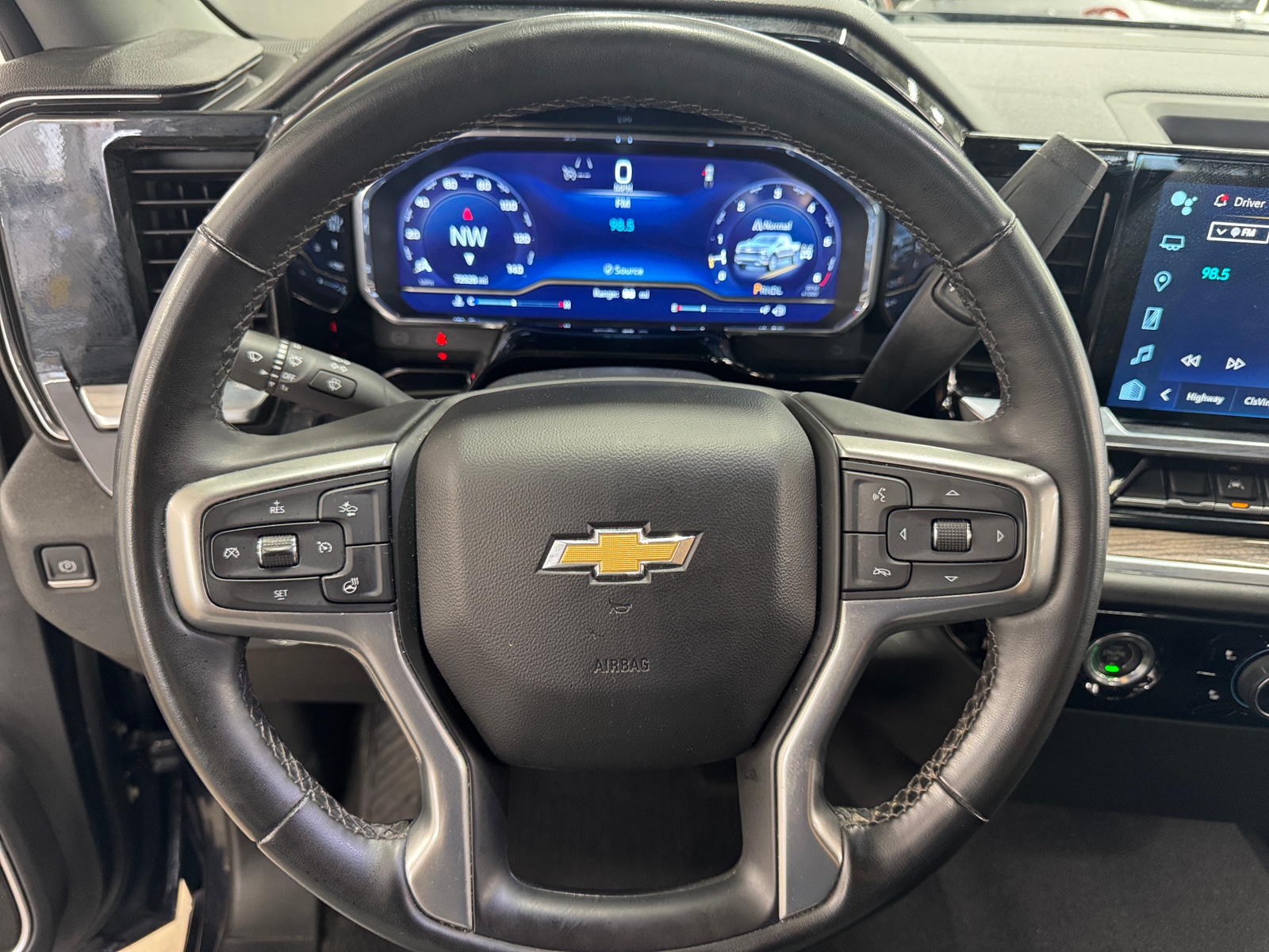 Thumbnail: 2023 Chevrolet Silverado 1500 - 5