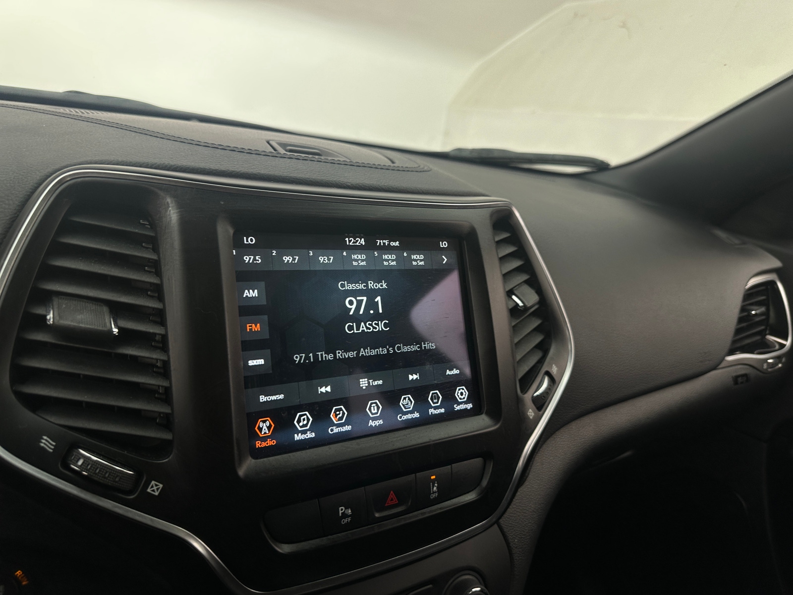 Thumbnail: 2021 Jeep Cherokee - 3